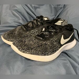 Used Nike Flex Contact black and white size 9.5